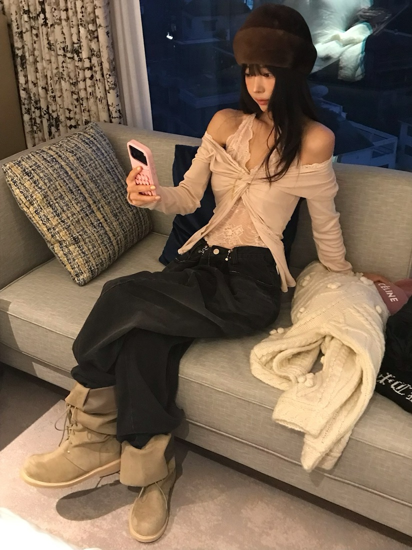 LOVE PULL韓國直郵女士新款熱賣推薦休閑人氣長袖T恤蕾絲LOVE PULL長袖T恤