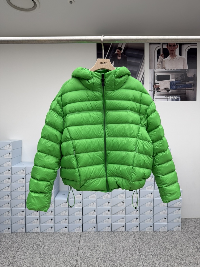 MADE-P東大門直郵女士新品推薦熱賣時尚休閑短款羽絨服絨MADE-P短款羽絨服圖色1