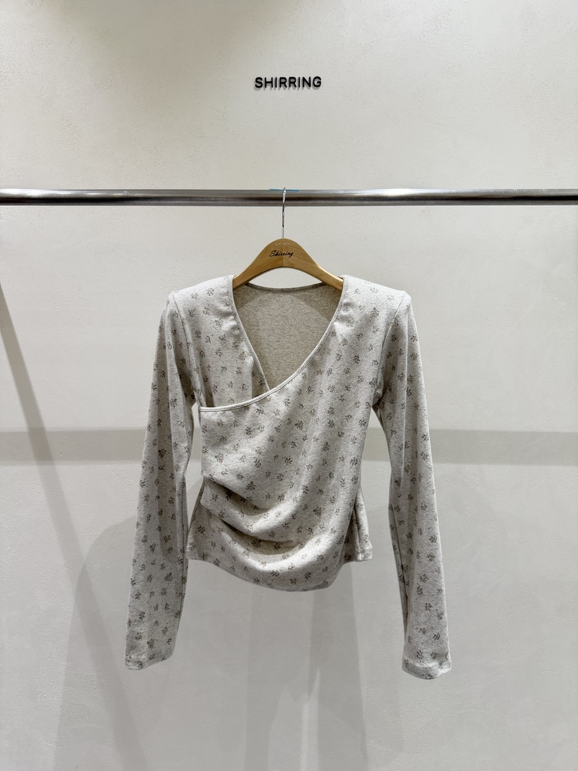 SHIRRING東大門實拍女裝新品熱賣真品時尚人氣休閑長袖T恤SHIRRING長袖T恤圖色1