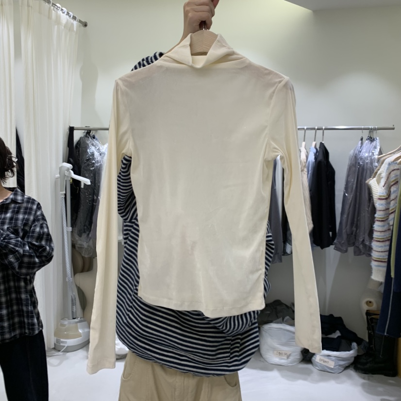 YUNBAL韓國直郵女裝新品真品熱賣人氣時尚休閑長袖T恤天鵝絨YUNBAL長袖T恤圖色1