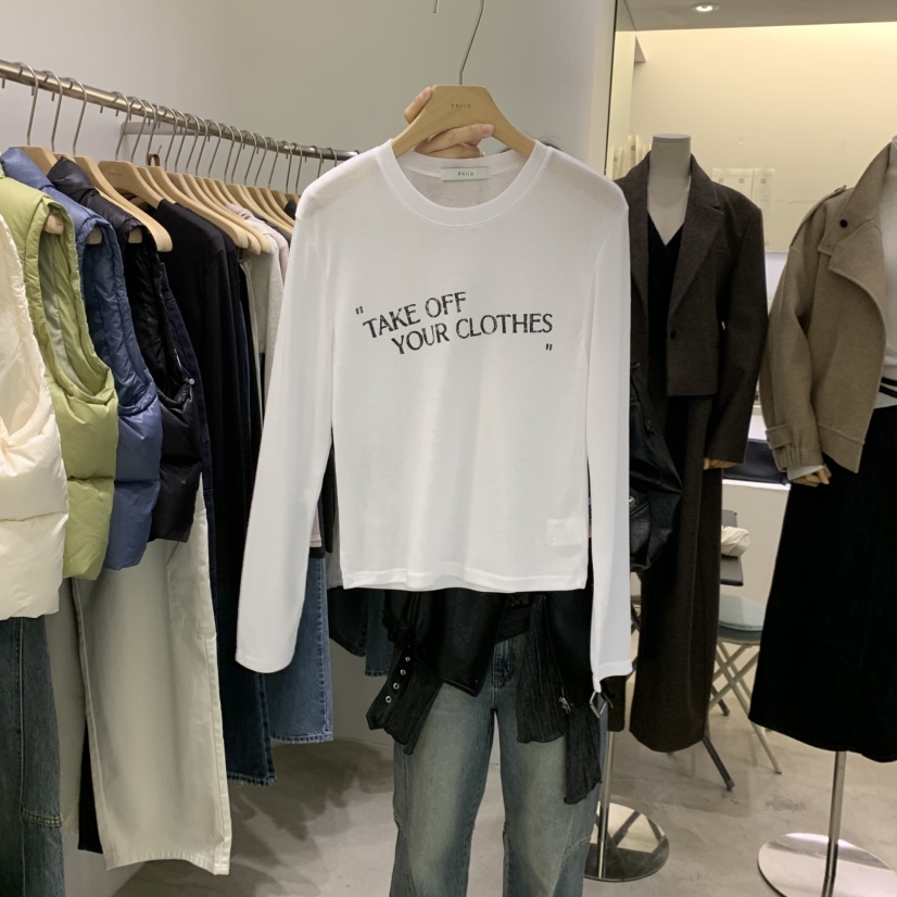 PHILO東大門實拍女裝新品真品熱賣推薦人氣時尚長袖T恤字母PHILO長袖T恤圖色1