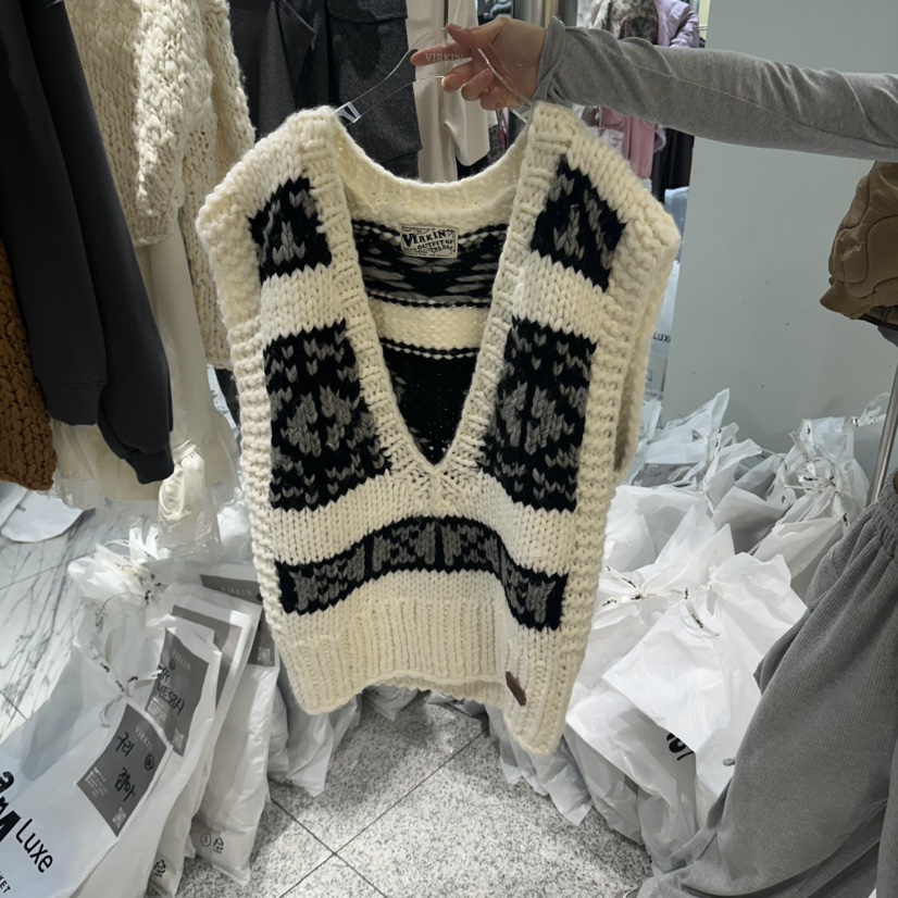 VIRKIN韓國直郵女裝新品熱賣時尚人氣真品吊帶背心手工針織VIRKIN吊帶/背心圖色2黑色