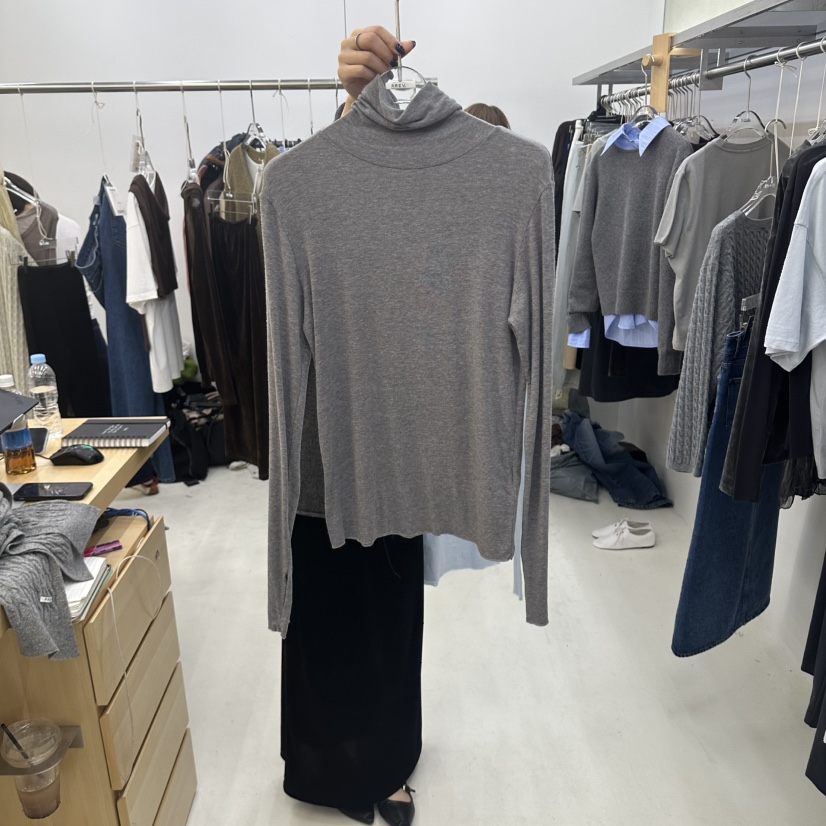 PREV.東大門實拍女士新品人氣時尚真品推薦熱賣休閑長袖T恤PREV.長袖T恤圖色4