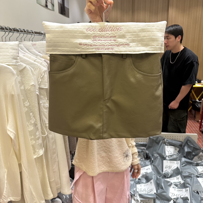 EEE韓國代購女裝新款人氣休閑熱賣推薦時尚真品短裙皮革EEE短裙圖色1