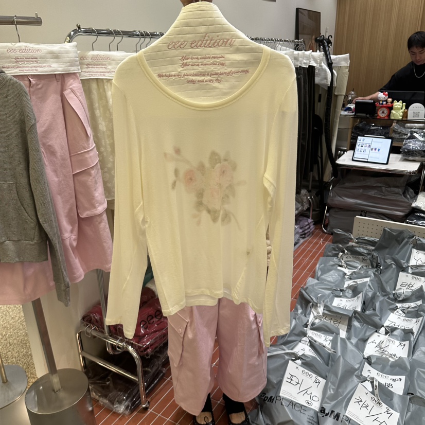 EEE東大門直郵女裝新品推薦真品人氣熱賣休閑時尚長袖T恤EEE長袖T恤圖色1