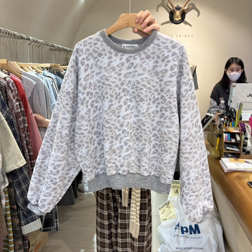 BLACKFRIDAY韓國代購女裝新品真品休閑熱賣人氣時尚推薦衛衣BLACK FRIDAY衛衣圖色2藍