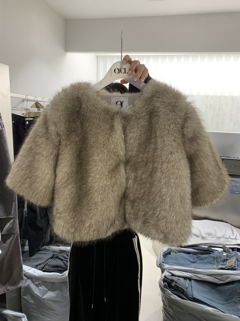 EYEL東大門代購女裝新款時尚真品推薦熱賣人氣短款大衣皮草EYEL短款大衣圖色1