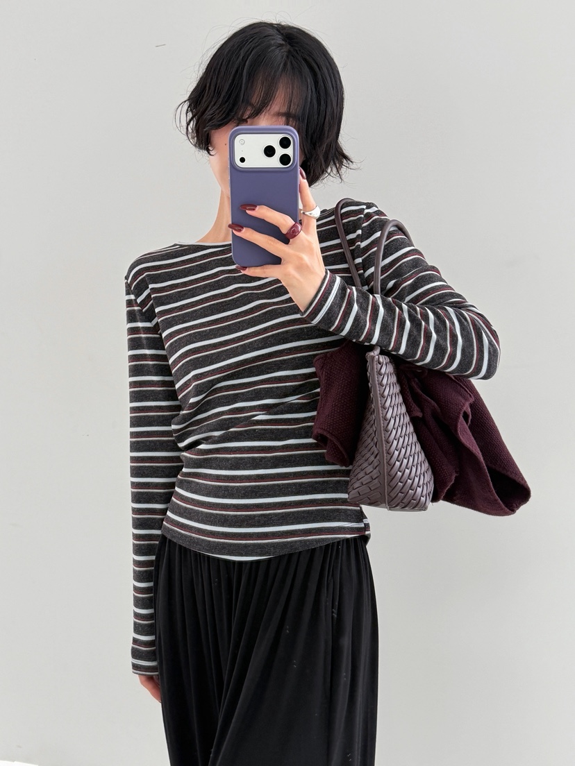 YIKHO STYLE東大門實拍女士新品人氣時尚休閑推薦長袖T恤YIKHO STYLE長袖T恤