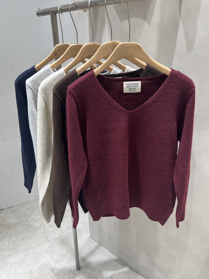 EVERCOMMERCE METICULOUSLY DESIGNED韓國直郵女裝新款時尚針織衫EVERCOMMERCE METICULOUSLY DESIGNED針織衫