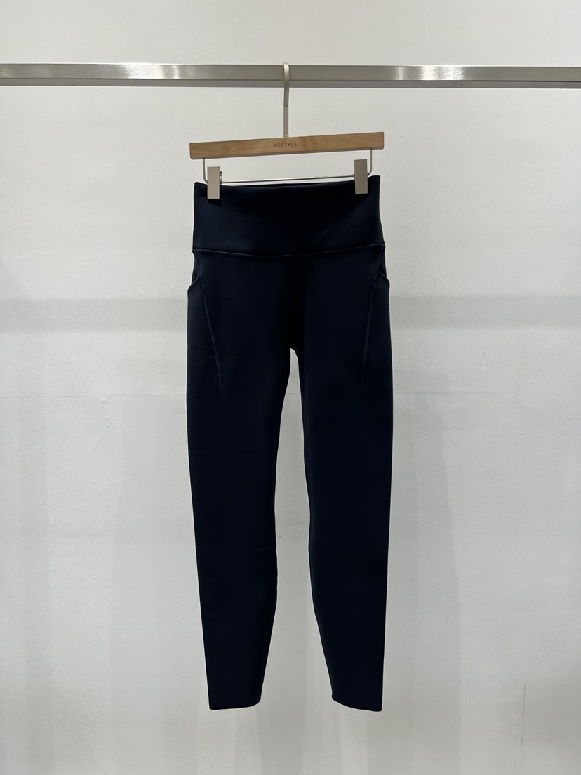RE STYLE-Q東大門直郵女裝新品熱賣打底褲鯊魚褲抓絨開衩RE STYLE打底褲/鯊魚褲圖色1