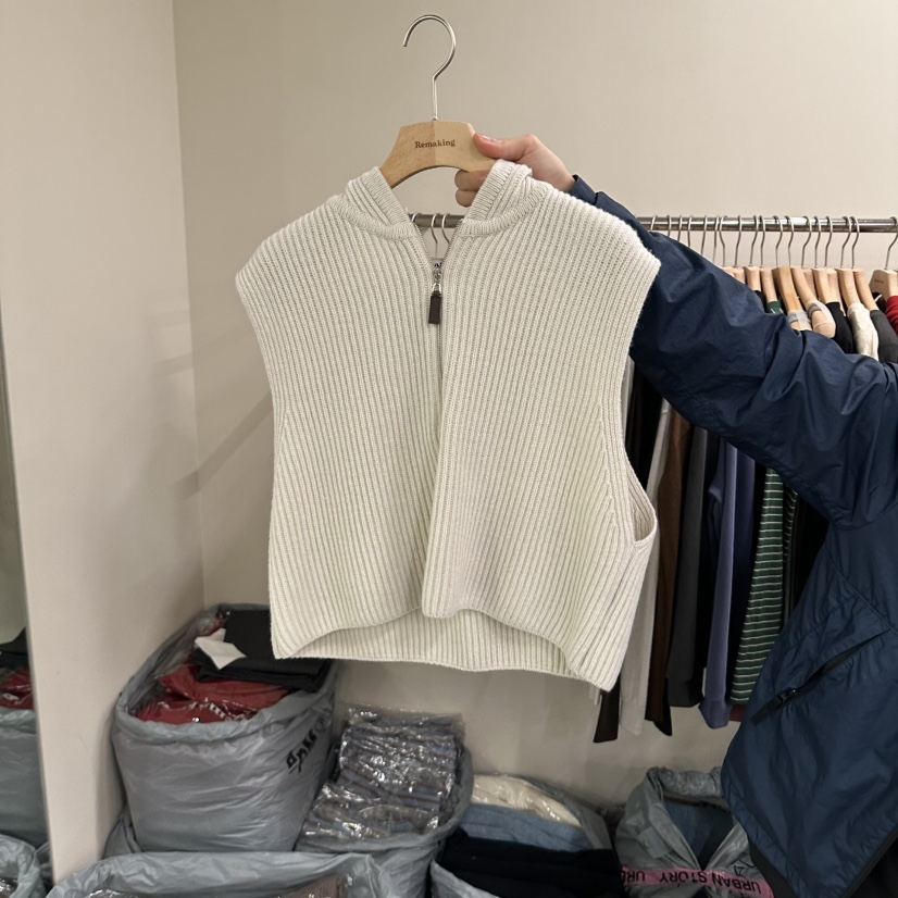 URBANSTORY/REMAKING東大門實拍女裝新品熱賣馬甲拉鏈連帽衫Remaking/URBANSTORY馬甲圖色1