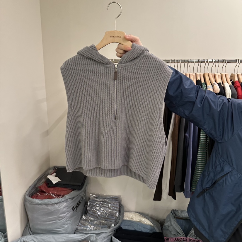URBANSTORY/REMAKING東大門實拍女裝新品熱賣馬甲拉鏈連帽衫Remaking/URBANSTORY馬甲圖色2