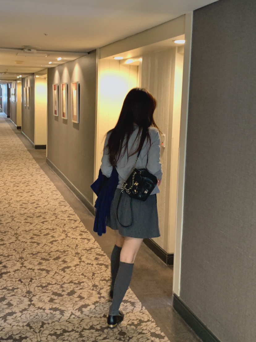 LA CREME韓國直郵女士新品時尚休閑熱賣人氣推薦針織衫V領LA CREME針織衫