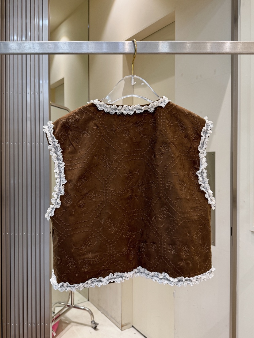81 MARKET-L東大門實拍女裝新款休閑熱賣馬甲絨面革刺繡81 MARKET-L馬甲