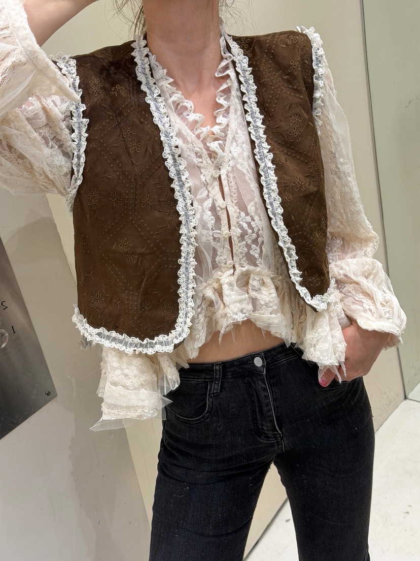 81 MARKET-L東大門實拍女裝新款休閑熱賣馬甲絨面革刺繡81 MARKET-L馬甲