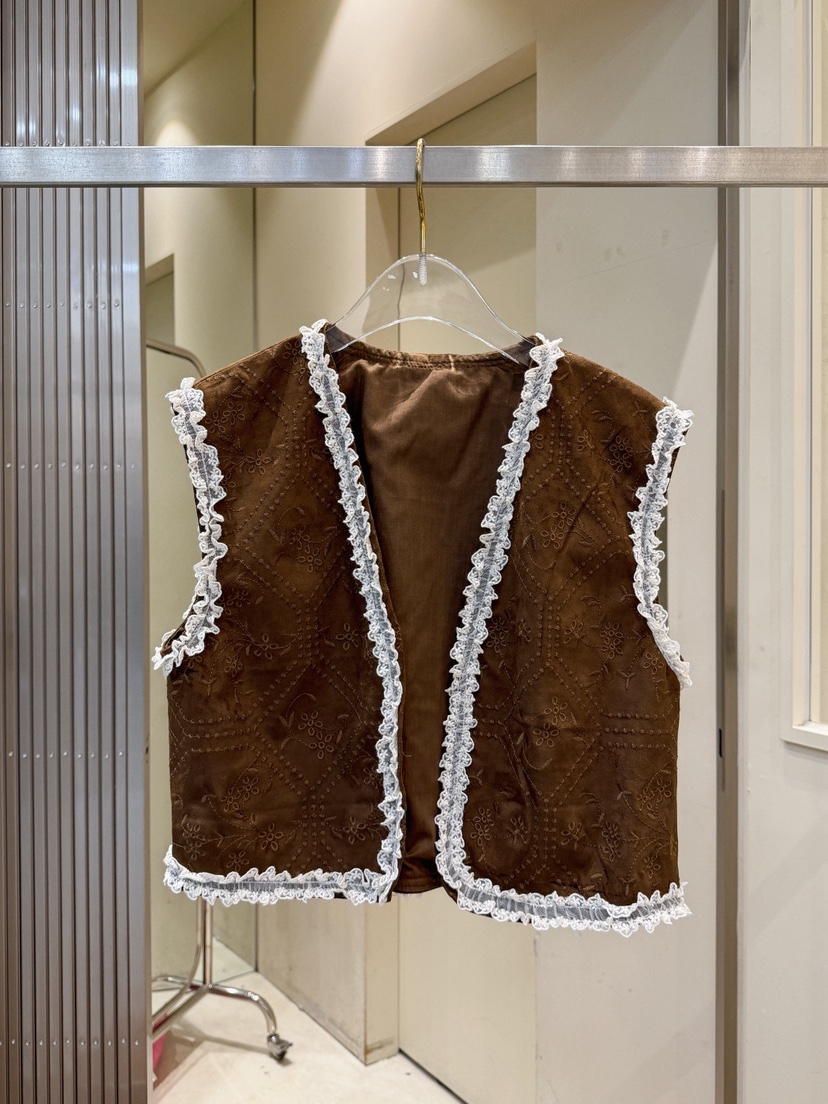 81 MARKET-L東大門實拍女裝新款休閑熱賣馬甲絨面革刺繡81 MARKET-L馬甲圖色1