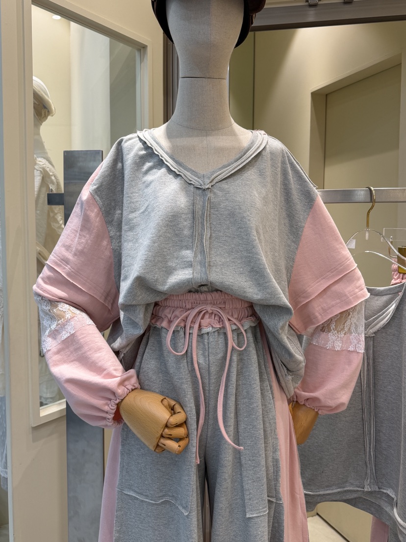 81 MARKET-L韓國直郵女裝新品推薦人氣熱賣休閑時尚衛衣81 MARKET-L衛衣