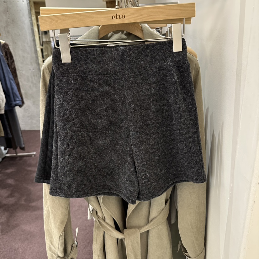 PITA/THEVERLIN東大門直郵女裝新品人氣真品熱賣推薦短褲PITA/THEVERLIN短褲圖色1