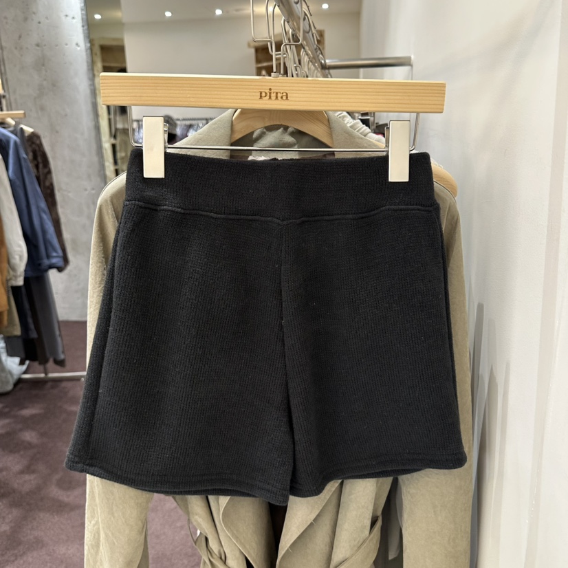 PITA/THEVERLIN東大門直郵女裝新品人氣真品熱賣推薦短褲PITA/THEVERLIN短褲圖色2