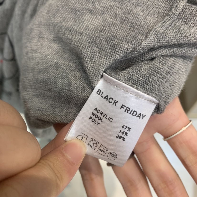 BLACKFRIDAY東大門實拍女裝新款推薦真品熱賣時尚長袖T恤BLACK FRIDAY長袖T恤
