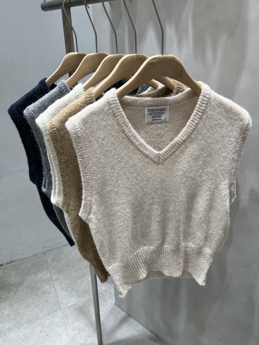 EVERCOMMERCE METICULOUSLY DESIGNED東大門實拍女士新品推薦吊帶背心EVERCOMMERCE METICULOUSLY DESIGNED吊帶/背心