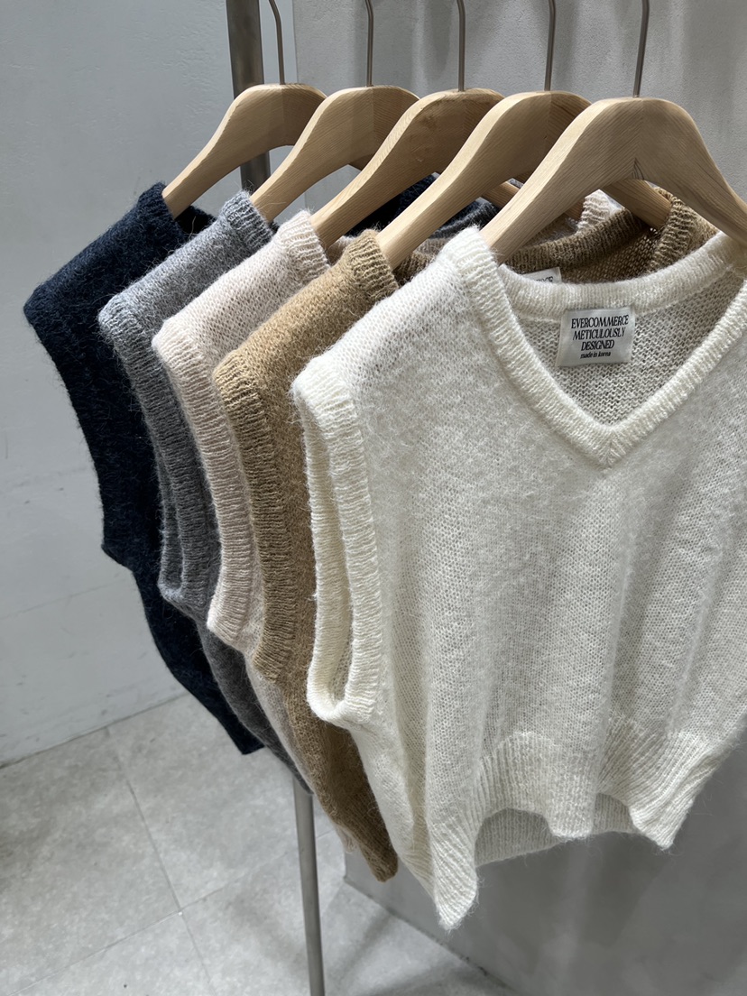 EVERCOMMERCE METICULOUSLY DESIGNED東大門實拍女士新品推薦吊帶背心EVERCOMMERCE METICULOUSLY DESIGNED吊帶/背心