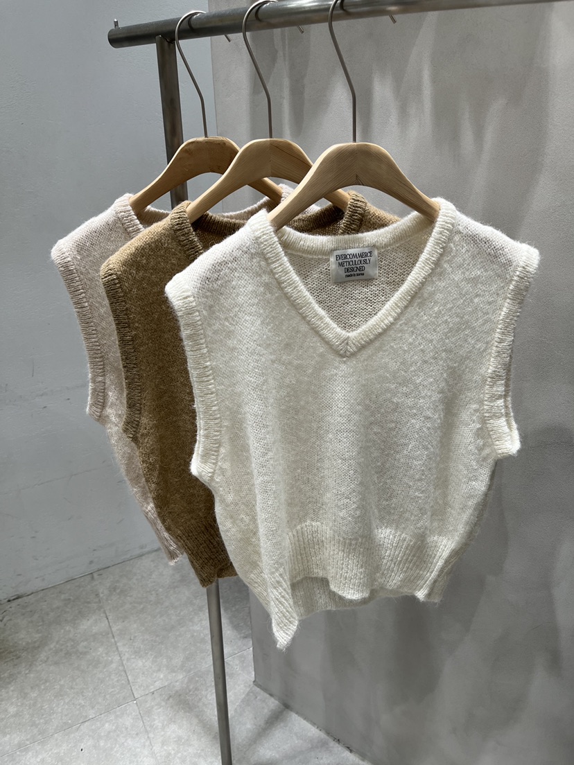 EVERCOMMERCE METICULOUSLY DESIGNED東大門實拍女士新品推薦吊帶背心EVERCOMMERCE METICULOUSLY DESIGNED吊帶/背心