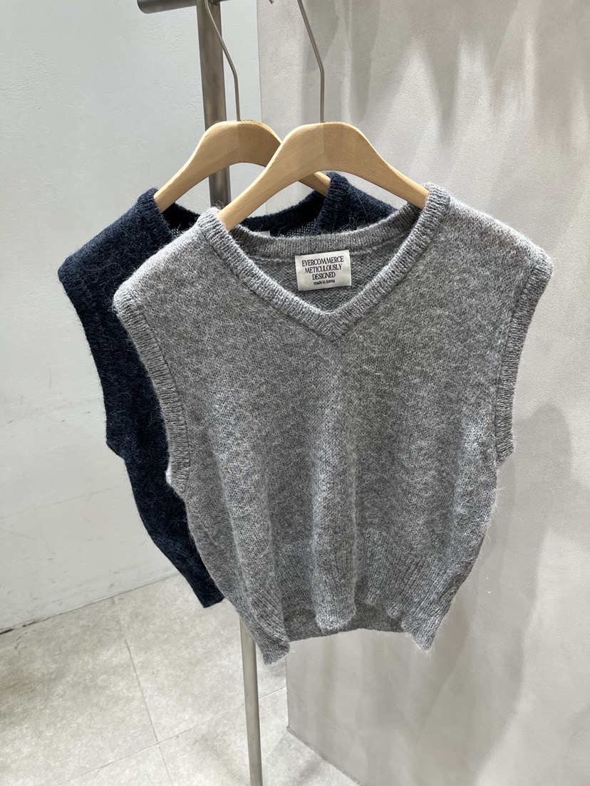 EVERCOMMERCE METICULOUSLY DESIGNED東大門實拍女士新品推薦吊帶背心EVERCOMMERCE METICULOUSLY DESIGNED吊帶/背心