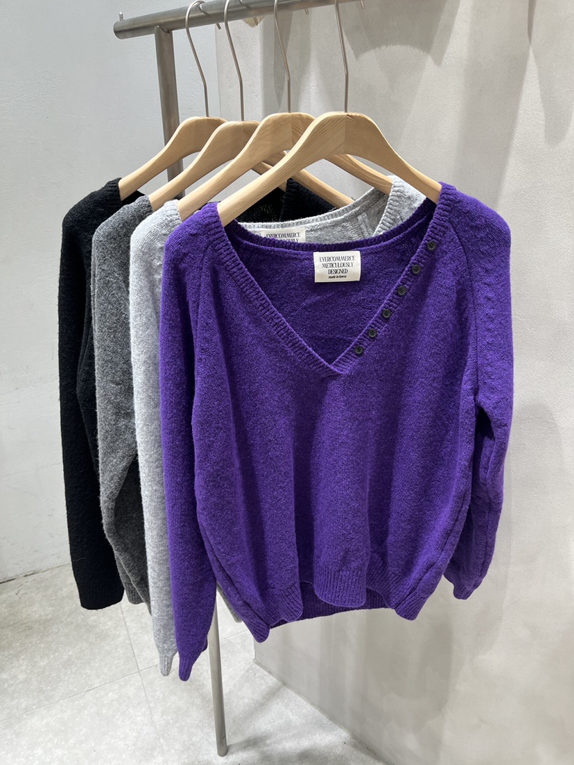 EVERCOMMERCE METICULOUSLY DESIGNED東大門直郵女裝新款時尚針織衫紐扣EVERCOMMERCE METICULOUSLY DESIGNED針織衫