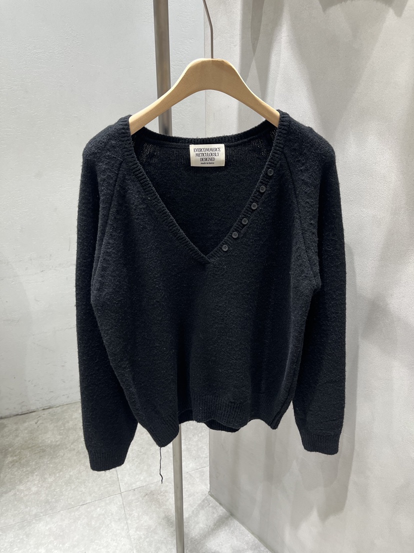 EVERCOMMERCE METICULOUSLY DESIGNED東大門直郵女裝新款時尚針織衫紐扣EVERCOMMERCE METICULOUSLY DESIGNED針織衫圖色5