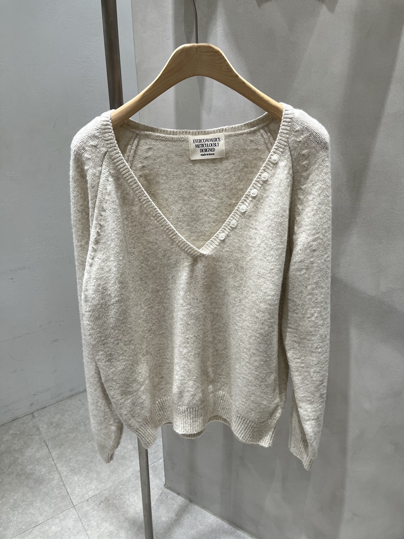 EVERCOMMERCE METICULOUSLY DESIGNED東大門直郵女裝新款時尚針織衫紐扣EVERCOMMERCE METICULOUSLY DESIGNED針織衫圖色6