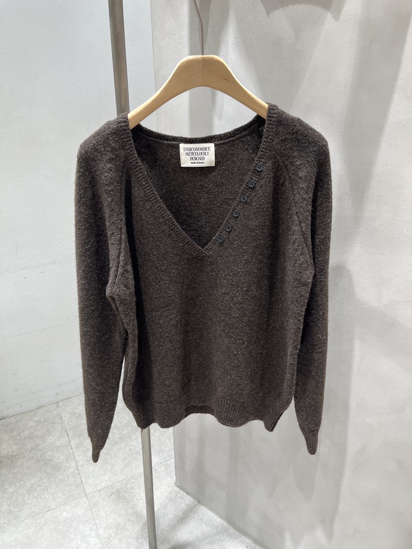 EVERCOMMERCE METICULOUSLY DESIGNED東大門直郵女裝新款時尚針織衫紐扣EVERCOMMERCE METICULOUSLY DESIGNED針織衫圖色8