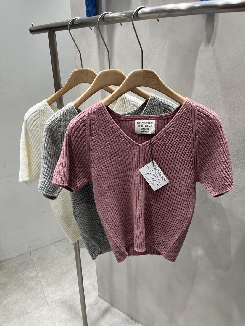 EVERCOMMERCE METICULOUSLY DESIGNED東大門實拍女裝新款時尚針織衫EVERCOMMERCE METICULOUSLY DESIGNED針織衫