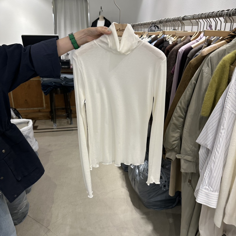 ACKER東大門直郵女裝新品真品時尚熱賣休閑推薦人氣長袖T恤Acker長袖T恤圖色1