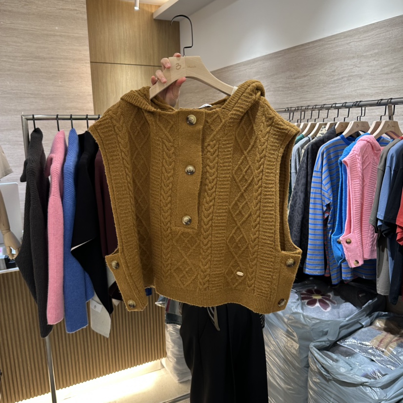 BISHOP/APOINT/3MARCH韓國代購女裝新款真品吊帶背心不含內搭兜帽BISHOP/APOINT/3MARCH吊帶/背心圖色2