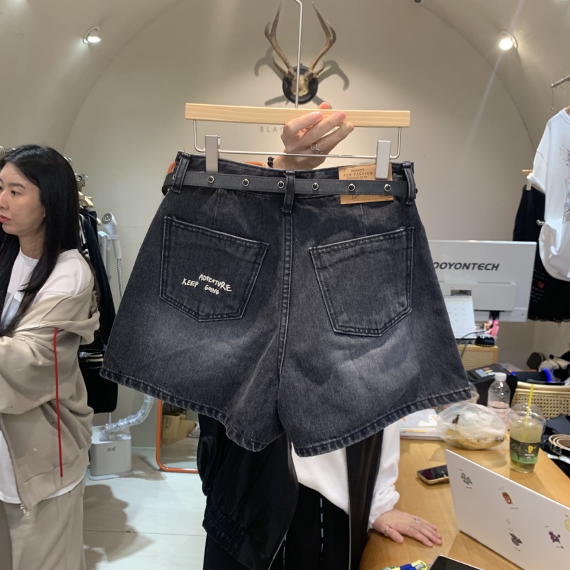 BLACKFRIDAY韓國直郵女裝新品時尚推薦熱賣短褲不含腰帶短款BLACK FRIDAY短褲