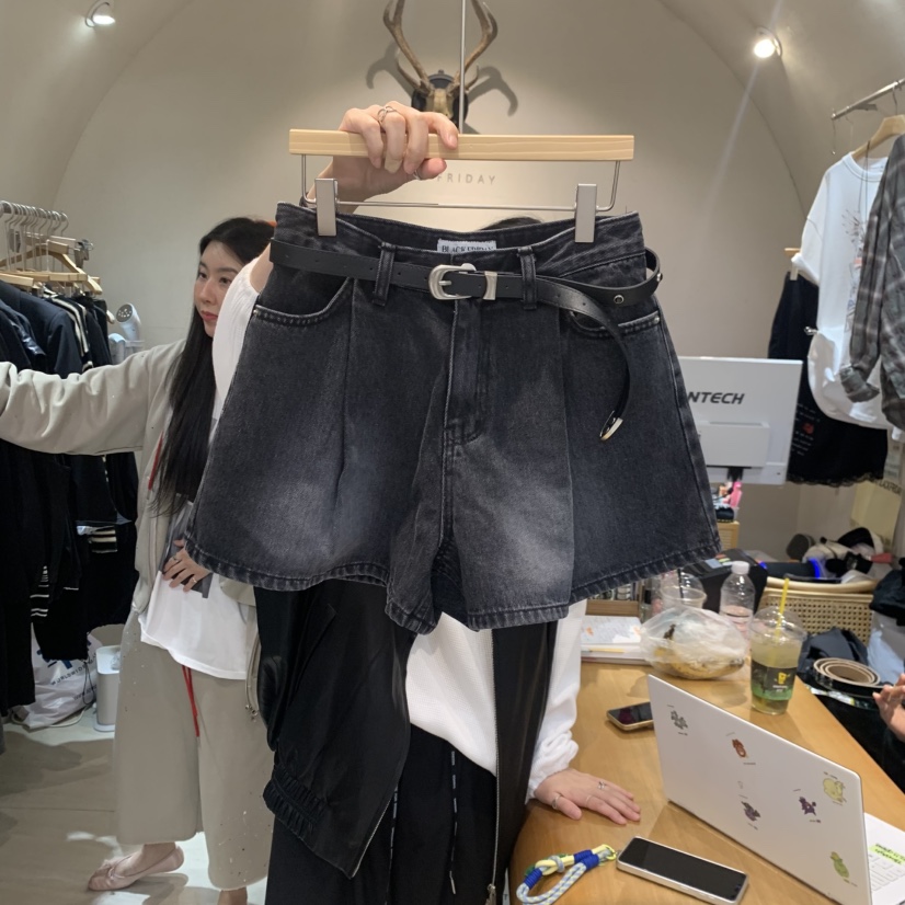 BLACKFRIDAY韓國直郵女裝新品時尚推薦熱賣短褲不含腰帶短款BLACK FRIDAY短褲圖色1