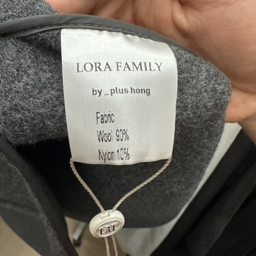 PLUS HONG-P東大門直郵女士新品人氣真品中長款大衣披肩LORA FAMILY/PLUS HONG中長款大衣