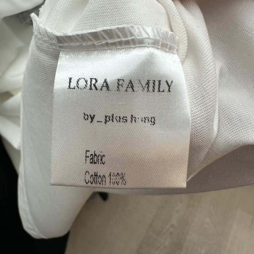 PLUS HONG-P東大門實拍女裝新款真品熱賣休閑推薦T恤刺繡LORA FAMILY/PLUS HONGT恤