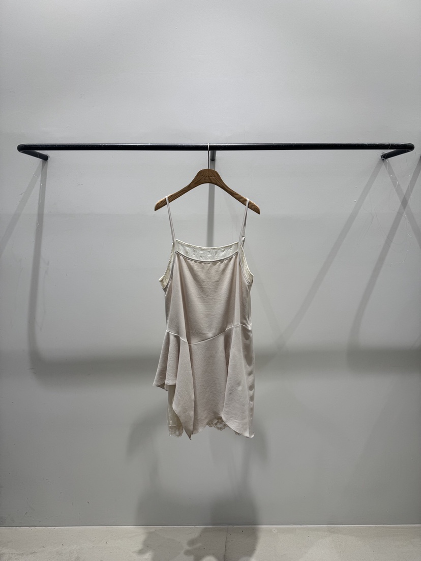 MELTED-P/A.VERY VERY東大門直郵女裝新品熱賣連衣裙OPSMELTED-P/A.VERY VERY連衣裙