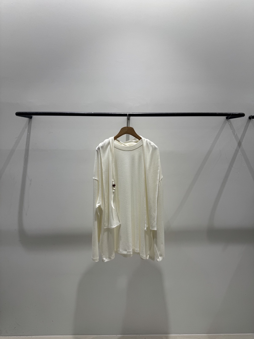 MELTED-P/A.VERY VERY東大門直郵女裝新品時尚長袖T恤圍巾MELTED-P/A.VERY VERY長袖T恤圖色1
