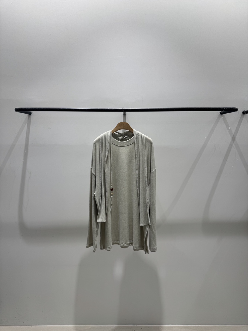 MELTED-P/A.VERY VERY東大門直郵女裝新品時尚長袖T恤圍巾MELTED-P/A.VERY VERY長袖T恤圖色2