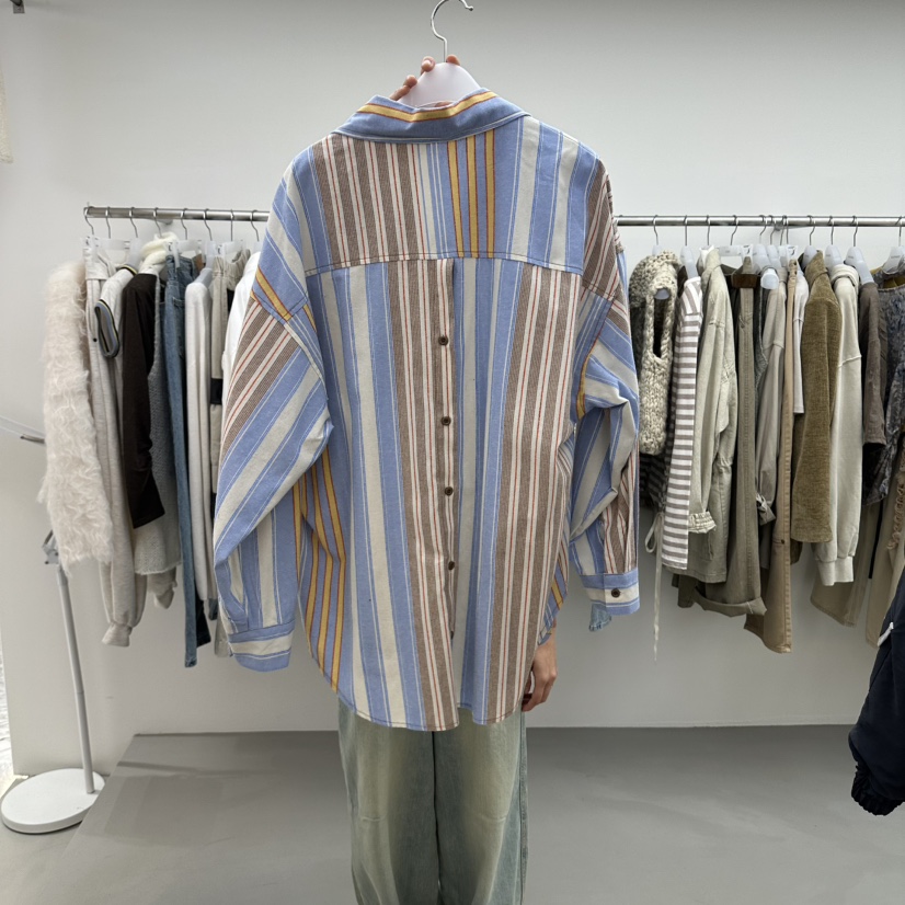 R U VAULT韓國代購女裝新品真品熱賣人氣推薦襯衫蕾絲衫R U VAULT襯衫/蕾絲衫