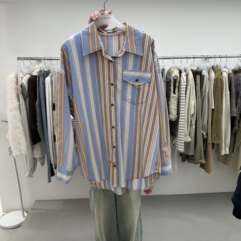 R U VAULT韓國代購女裝新品真品熱賣人氣推薦襯衫蕾絲衫R U VAULT襯衫/蕾絲衫圖色2