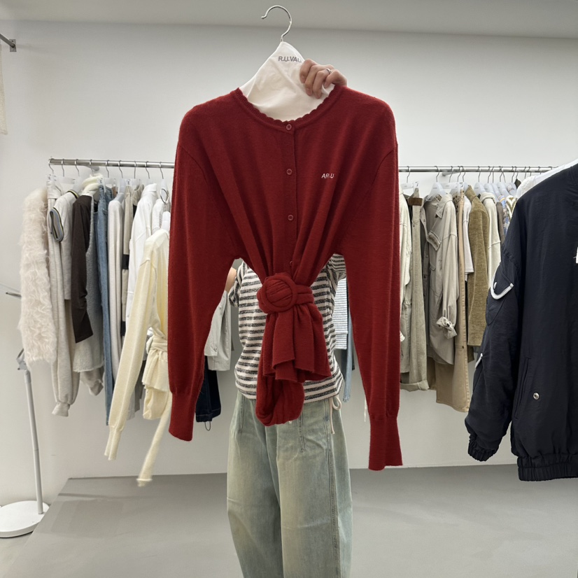 R U VAULT東大門直郵女士新款熱賣時尚真品人氣開衫刺繡R U VAULT開衫圖色2