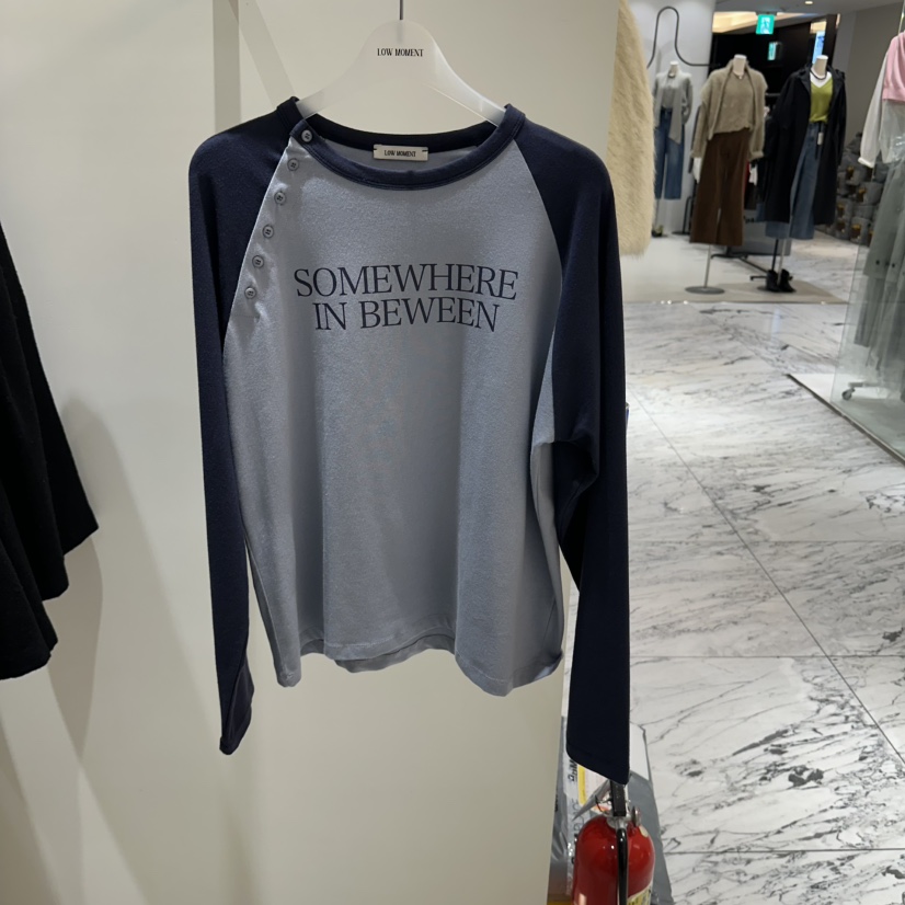 LOW MOMENT東大門直郵女裝新品熱賣人氣時尚休閑長袖T恤LOW MOMENT長袖T恤圖色3