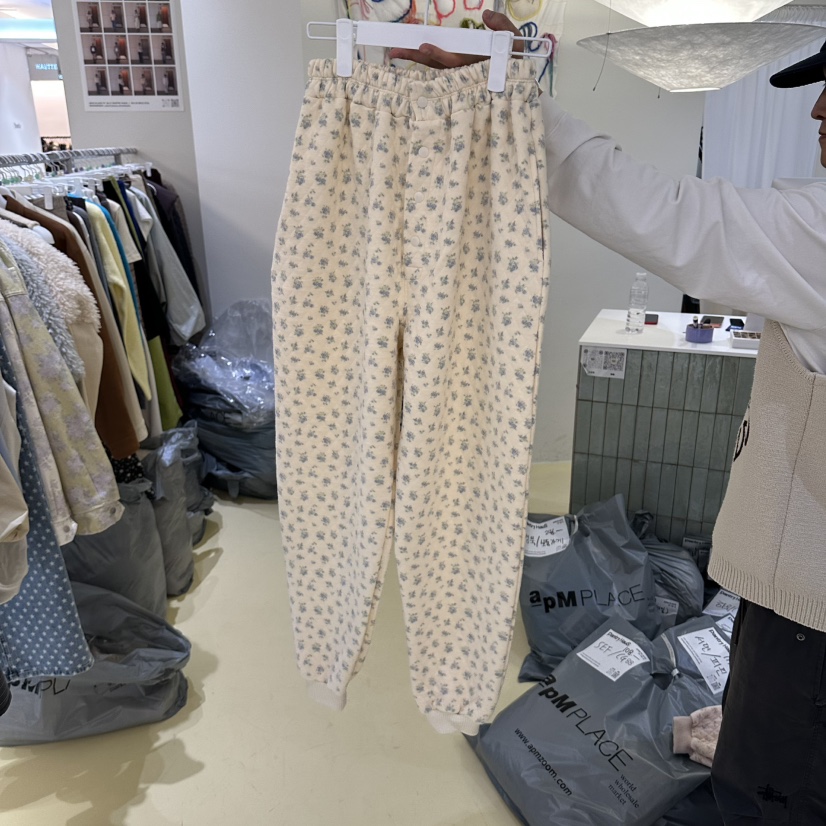 PANTRY HAUS韓國代購女裝新品人氣推薦休閑褲花朵絎縫運動PANTRY HAUS休閑褲圖色2
