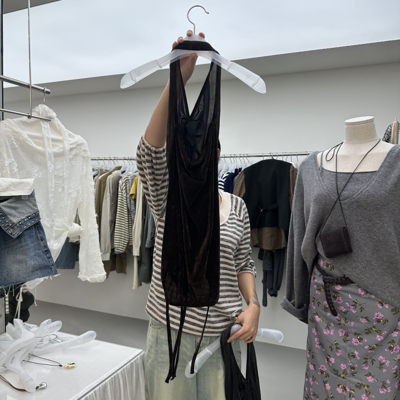 R U VAULT韓國直郵女士新品休閑熱賣時尚吊帶背心天鵝絨R U VAULT吊帶/背心
