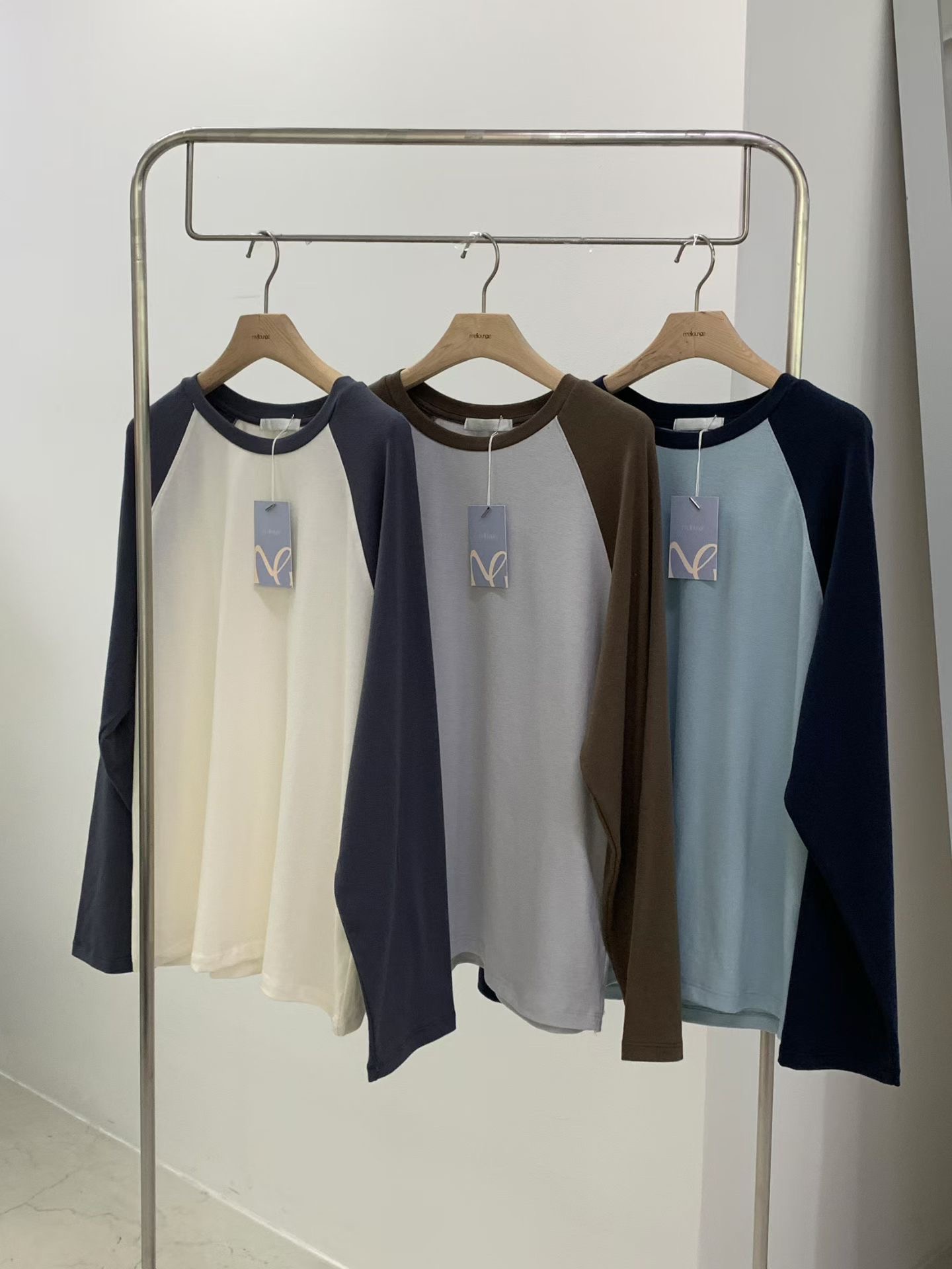 MELLOUNGE-멜라운지-T東大門直郵女士新品真品長袖T恤插肩撞色MELLOUNGE-2件起長袖T恤