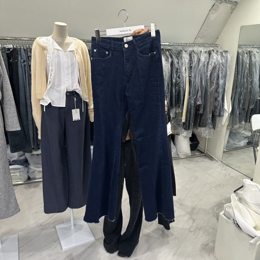 AUTHENTIBY東大門代購女士新品人氣休閑牛仔褲喇叭褲修身AUTHENTIBY牛仔褲圖色1深藍